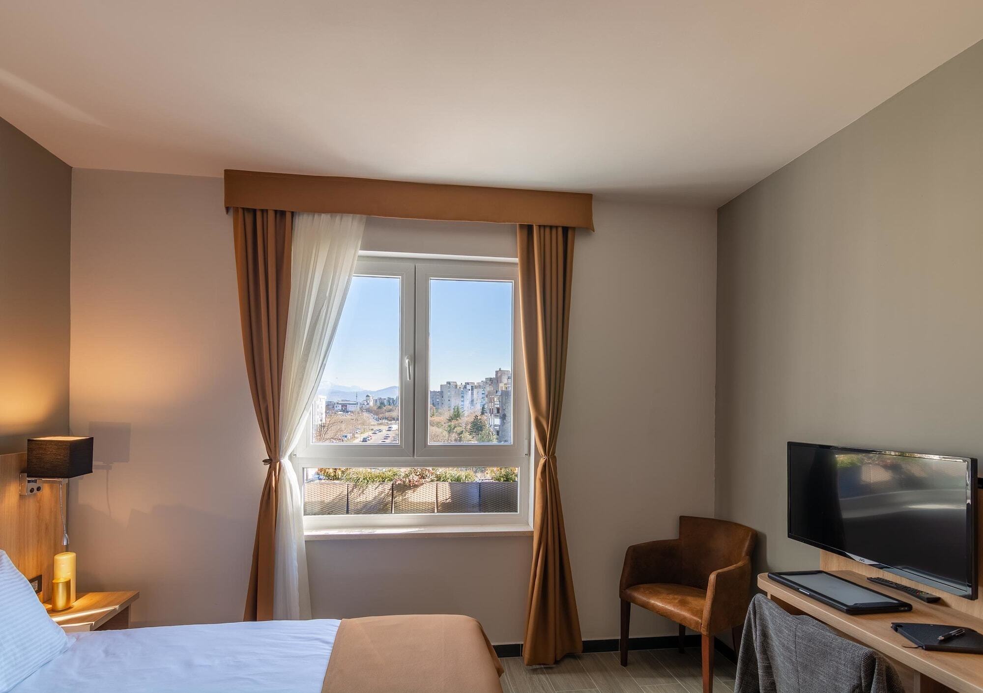Hotel Resurs Podgorica Eksteriør billede